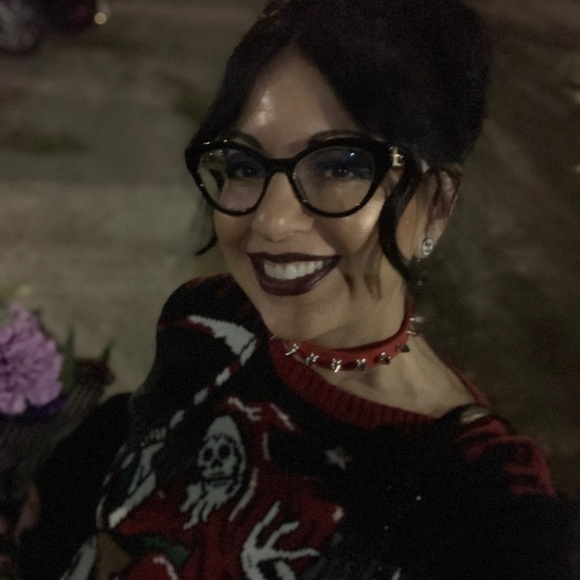 Meet your Posher, Nikki Kryptonite - Picture 4 of 8